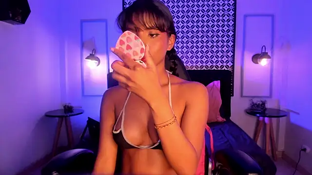 Gigi Strawberry online show from 13, 3, 2025