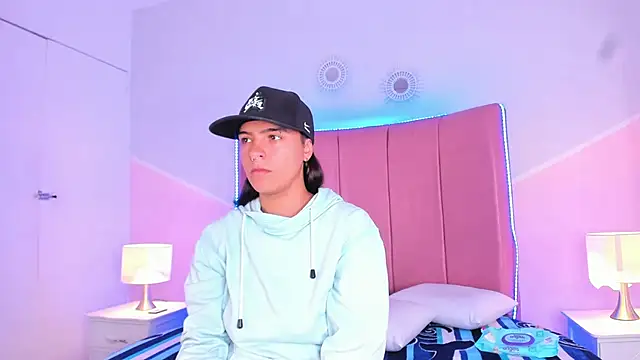 Liiam smith  online show from 9, 9, 2025