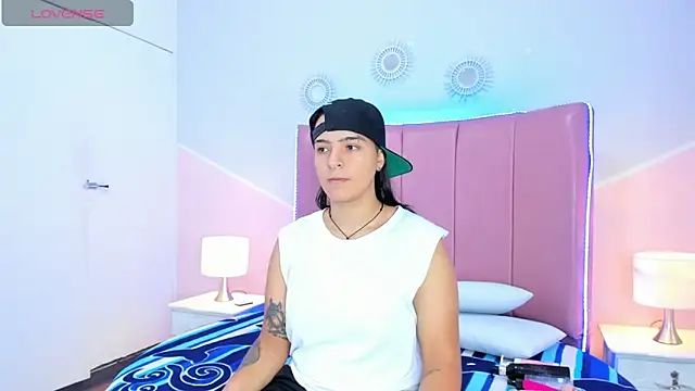 Liiam smith  online show from 12, 11, 2025