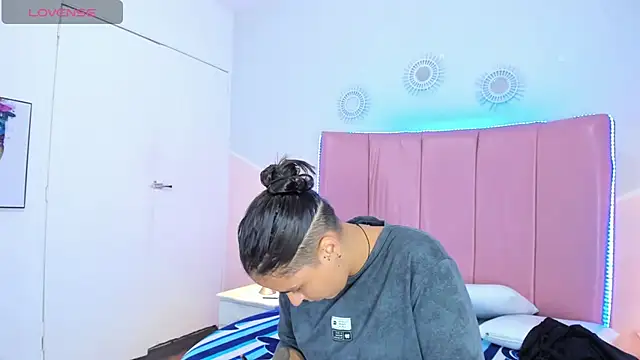 Liiam smith  online show from 16, 11, 2025