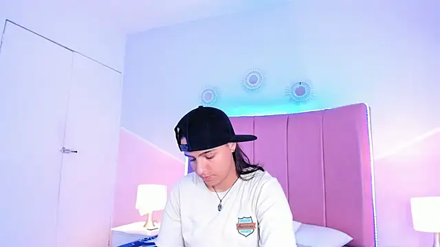 Liiam smith  online show from 11, 10, 2025