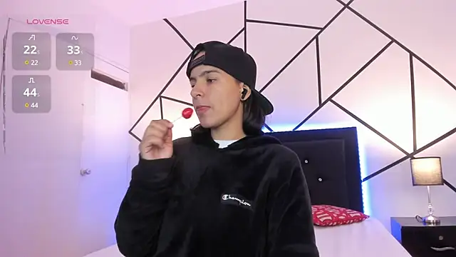 Liiam smith  online show from 7, 3, 2025