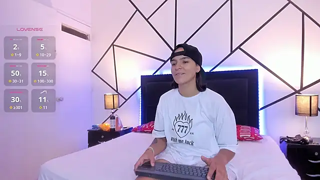 Liiam smith  online show from 21, 3, 2025