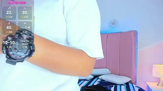 Liiam smith  online show from 23, 11, 2025