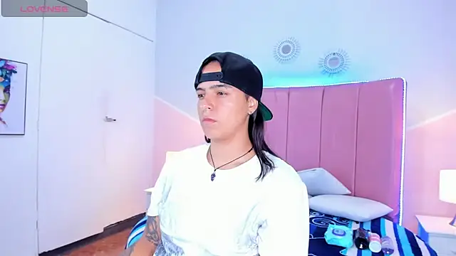 Liiam smith  online show from 27, 10, 2025