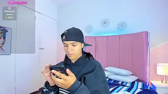 Liiam smith  online show from 9, 11, 2025