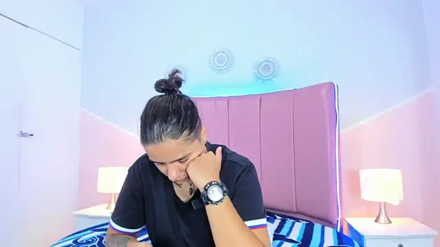 Liiam smith  online show from 10, 11, 2025