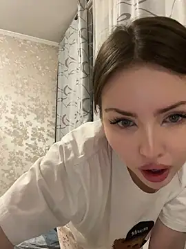 Snapshot of Lora_Rosee chatting on 7, 3, 2025 Lora Rosee online show from 7, 3, 2025