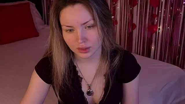 Lora Rosee online show from 4, 6, 2026