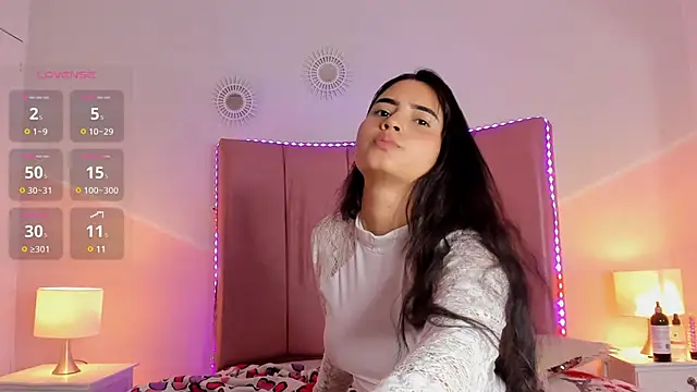  Emma whiitee  online show from 13, 3, 2025