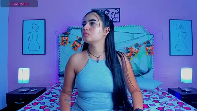  Emma whiitee  online show from 26, 10, 2025