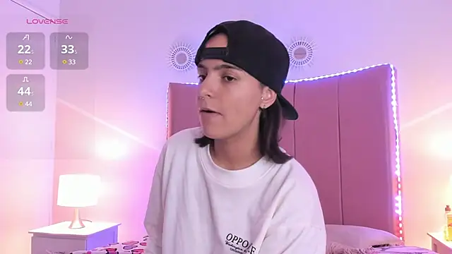  Emma whiitee  online show from 9, 3, 2025