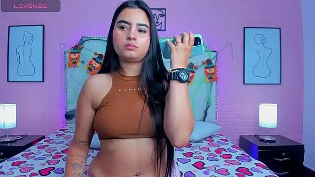  Emma whiitee  online show from 25, 10, 2025