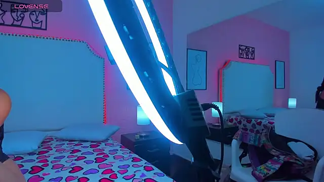  Emma whiitee  online show from 10, 11, 2025