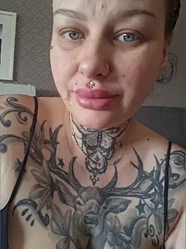 CannabisQueenn online show from 10, 4, 2026