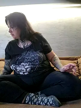 CannabisQueenn online show from 17, 11, 2025