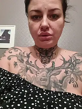 CannabisQueenn online show from 1, 12, 2025