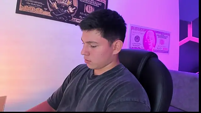 JamesCr  online show from 28, 9, 2025