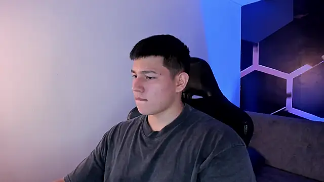 Snapshot of JamesCr_ chatting on 21, 2, 2026 JamesCr online show from 21, 2, 2026