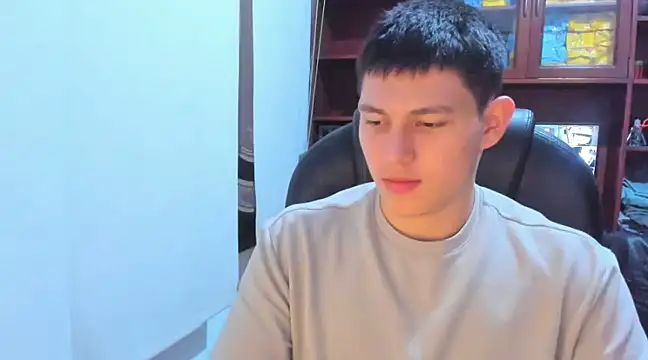 JamesCr  online show from 28, 2, 2025