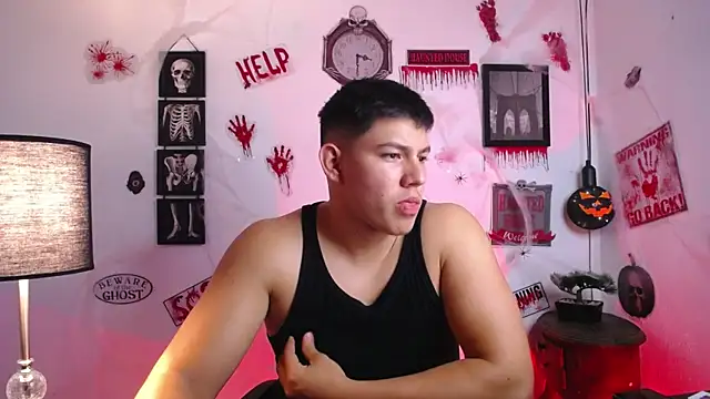 JamesCr  online show from 28, 10, 2025