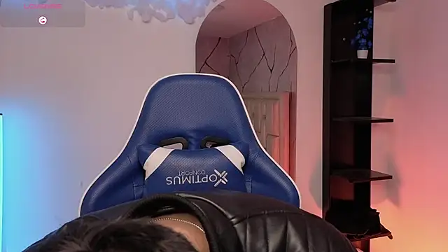 JamesCr  online show from 18, 7, 2026