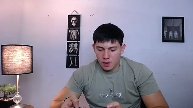 JamesCr  online show from 23, 11, 2025