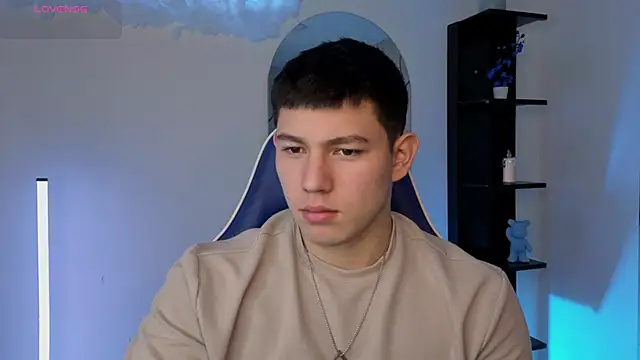 JamesCr  online show from 19, 6, 2026