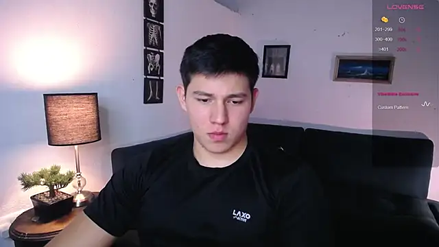 Snapshot of JamesCr_ chatting on 8, 2, 2026 JamesCr online show from 8, 2, 2026