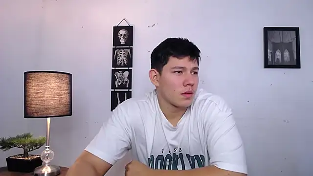 JamesCr  online show from 20, 11, 2025