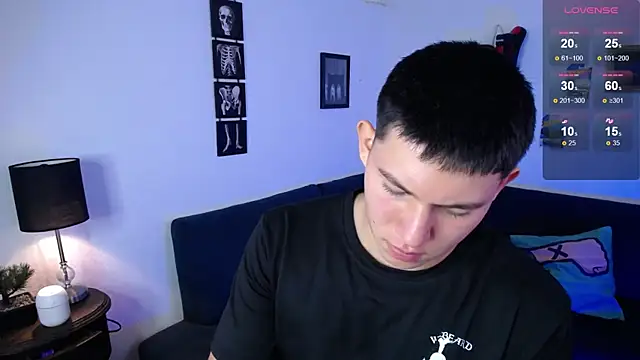 JamesCr  online show from 23, 4, 2026