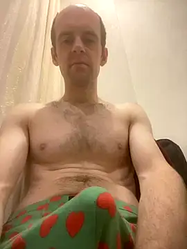 Snapshot of LynnAhNight chatting on 7, 10, 2025 LynnAhNight online show from 7, 10, 2025