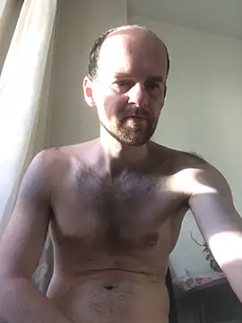 LynnAhNight online show from 27, 5, 2026