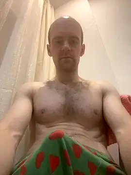 Snapshot of LynnAhNight chatting on 6, 11, 2025 LynnAhNight online show from 6, 11, 2025