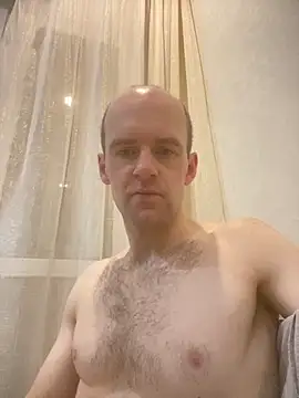 Snapshot of LynnAhNight chatting on 4, 11, 2025 LynnAhNight online show from 4, 11, 2025