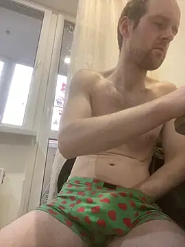 LynnAhNight online show from 8, 4, 2026