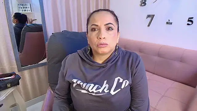 Snapshot of GochitaWild chatting on 9, 11, 2025 GochitaWild online show from 9, 11, 2025