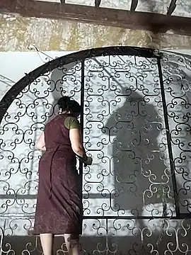 xomimuka online show from 8, 10, 2025