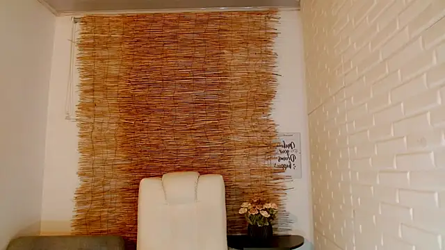 Luna 7 777 online show from 23, 2, 2025