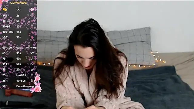 Lenaelle31000 online show from 14, 10, 2025