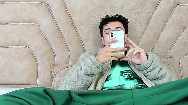 Snapshot of erickblaze_wm chatting on 12, 2, 2025 erickblaze wm online show from 12, 2, 2025