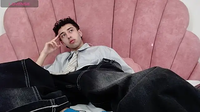 Snapshot of erickblaze_wm chatting on 13, 2, 2025 erickblaze wm online show from 13, 2, 2025