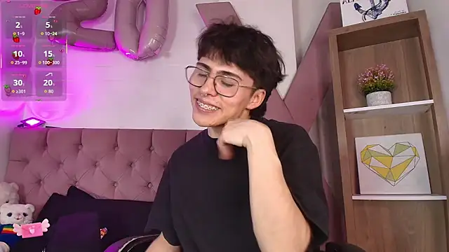 PepperTwink online show from 16, 12, 2025