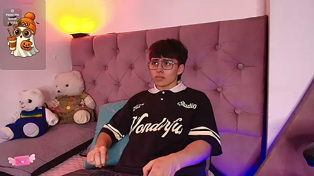 PepperTwink online show from 5, 12, 2025