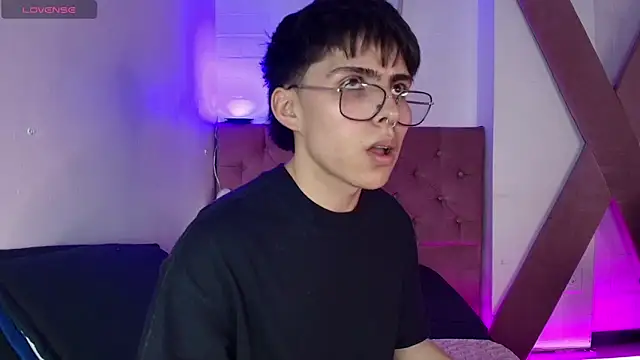 PepperTwink online show from 27, 9, 2025