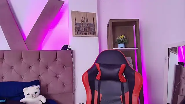 PepperTwink online show from 8, 4, 2026