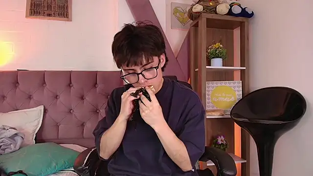 PepperTwink online show from 7, 2, 2026