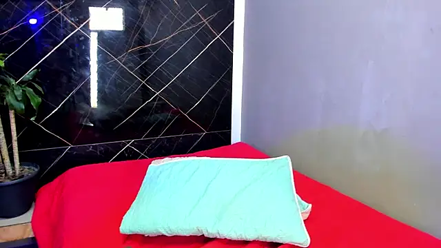 Snapshot of maddie_18 chatting on 19, 3, 2025 maddie 18 online show from 19, 3, 2025