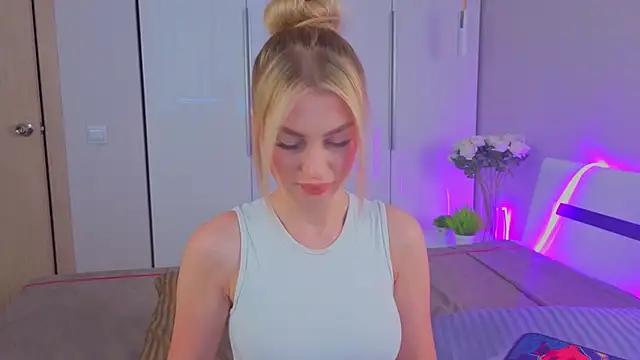 AnitaLamb online show from 8, 10, 2025