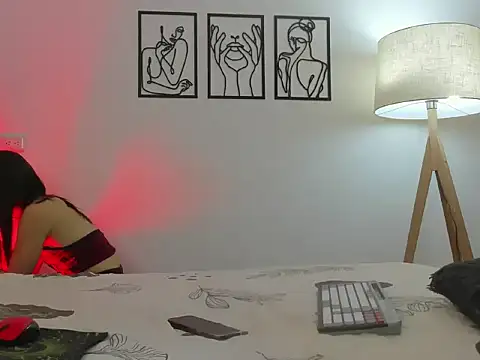 andrea cherryy online show from 18, 4, 2026